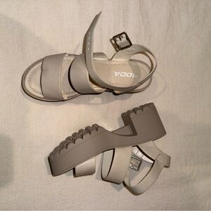 Soda Women's Cream Strappy Sandals